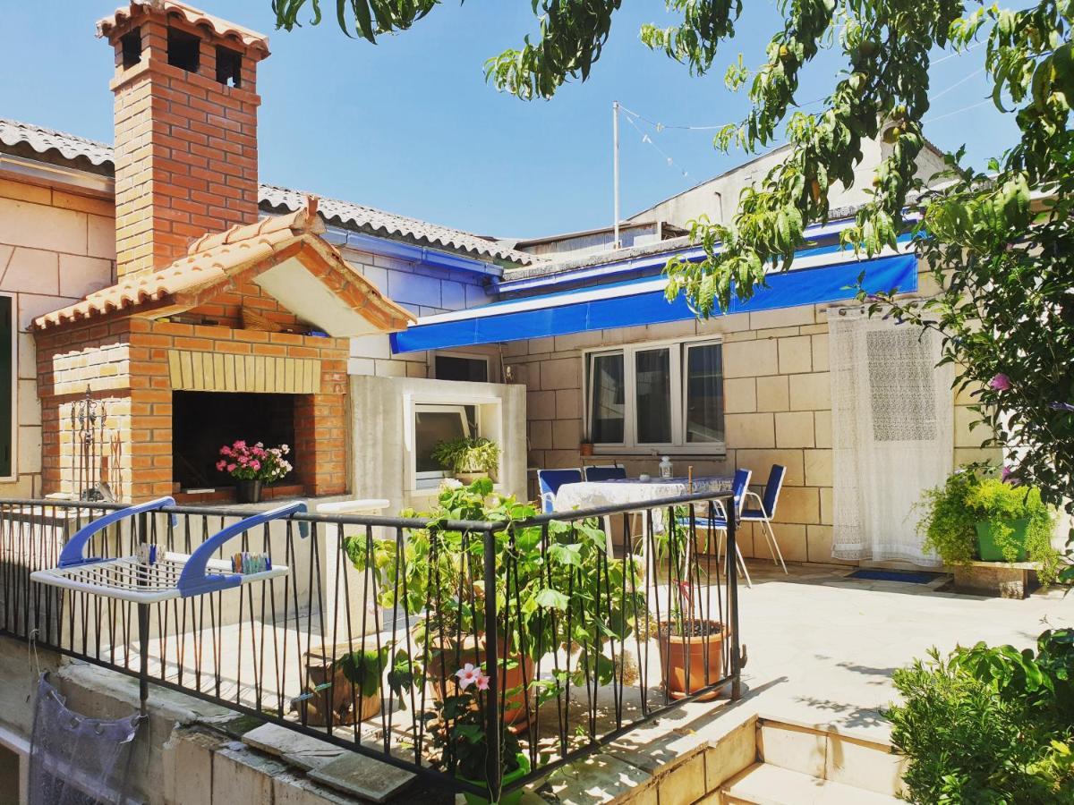 Apartment Pino Pucisca Dış mekan fotoğraf